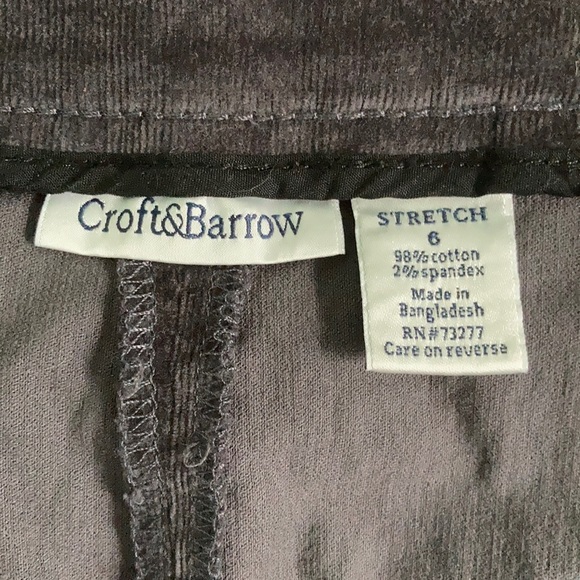 Croft & Barrow grey button skirt (brand new) - Picture 5 of 10